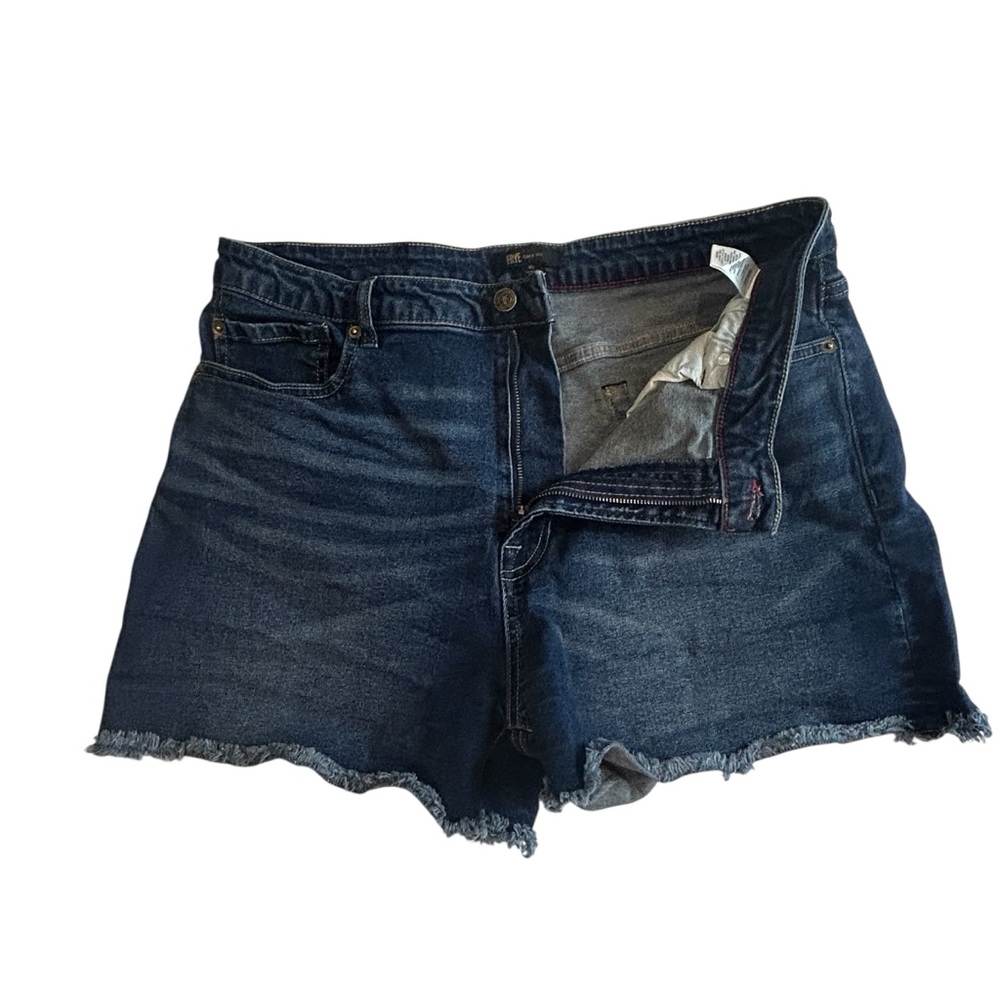 Frye Women’s Jean Shorts Size 16 – Dark Wash Denim, Raw Hem, Stretch Fit - Picture 4 of 10